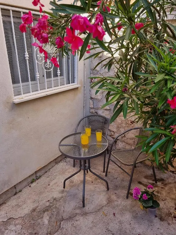 Oleander Apartments Split